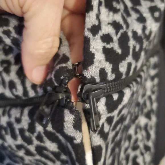 Rebecca Taylor Convertible Black Gray Leopard Print Peplum Knit Blazer Size 8 - Picture 7 of 11